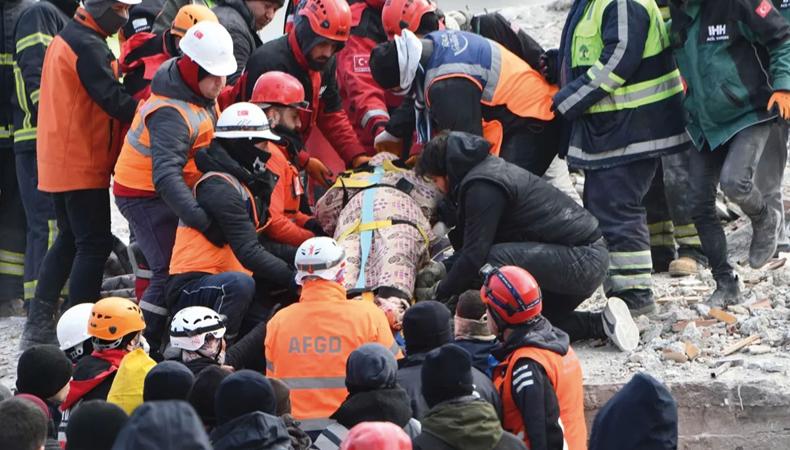 Baykar, 'Biz Birlikte Güçlüyüz' dedi ve deprem bölgesine 50 milyon TL'lik insani yardım paketi yolladı