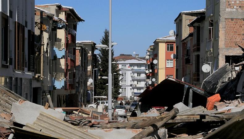 Enerji şirketleri depremzedeler için seferber oldu
