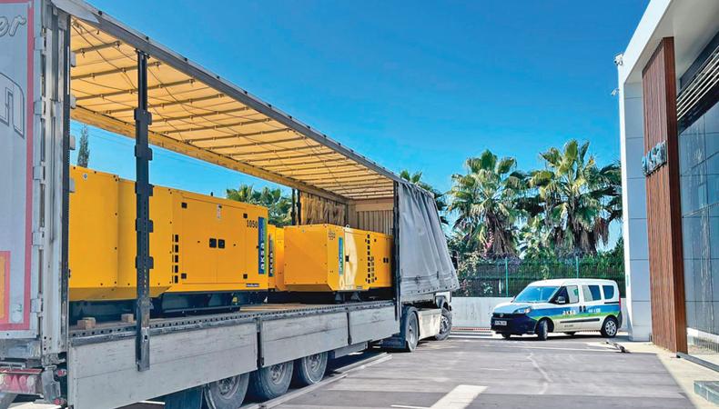 Aksa, 4000'in üzerinde jeneratörü bölgeye hızla sevk etti