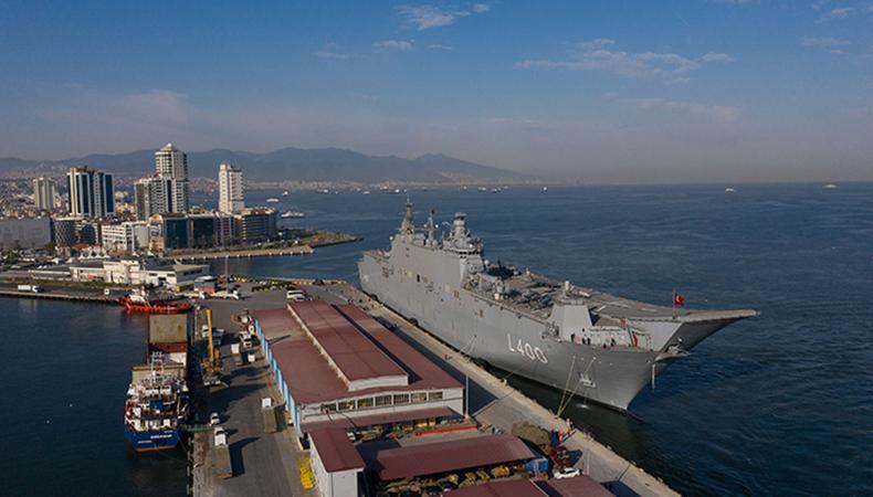 TCG Anadolu, İzmir Alsancak Limanı'na geldi