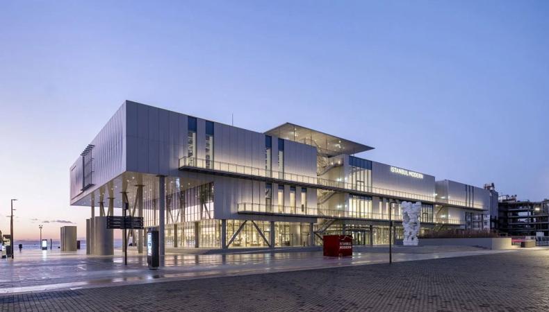 İstanbul Modern ziyarete açıldı