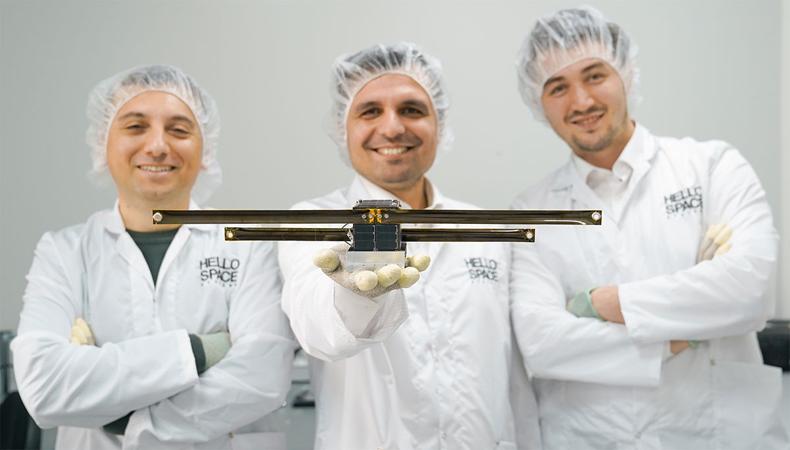 Hello Space'in ilk test cep uydusu 'İstanbul' uzaya fırlatıldı