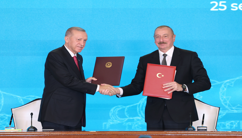 Iğdır-Nahçıvan Doğal Gaz Boru Hattı'nın temeli atıldı