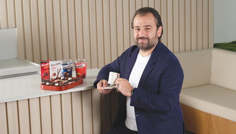 Şölen, akıllı karanlık fabrikasında dünyanın sevdiği markalarını özenle üretiyor