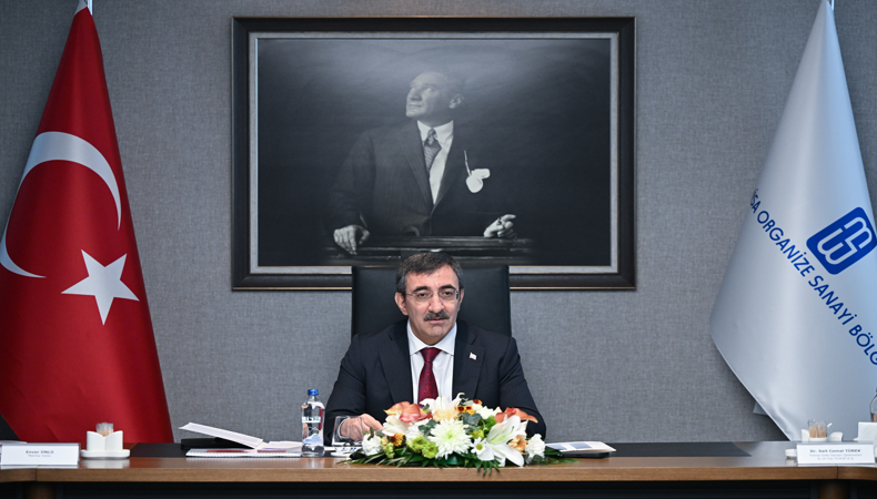 "Resesyona düşmeden enflasyonla mücadele temel öncelik"