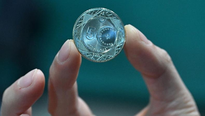 5 lira değerindeki madeni paralar tedavüle çıkıyor