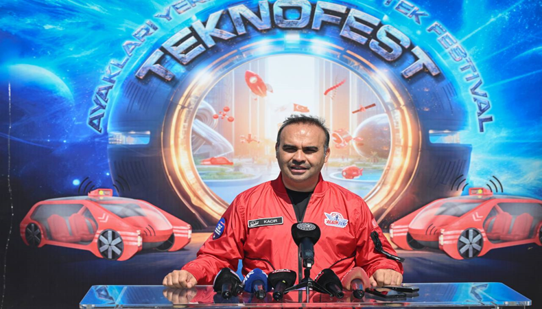"TEKNOFEST yarışları, Türkiye'nin insan kaynağına muazzam bir güç katıyor"