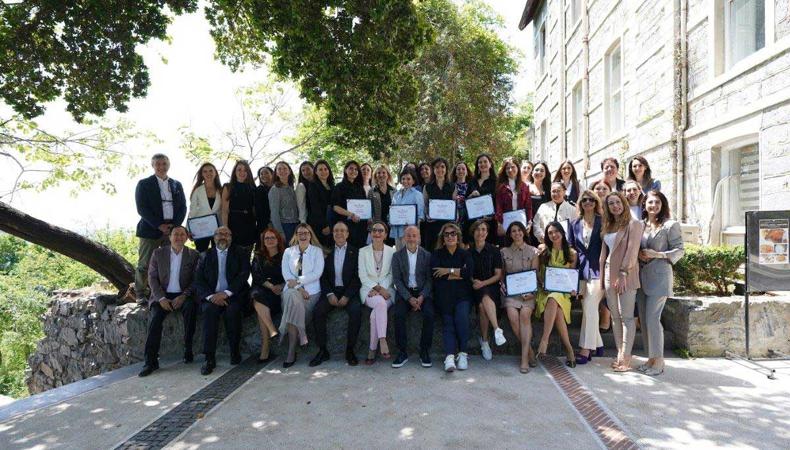 Sağlığa Yön Verecek Kadın Liderler Gelişim Programı'na geri sayım sürüyor