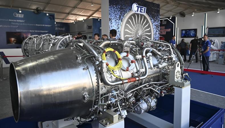 Yerli turbofan uçak motoru TEI-TF6000, TEKNOFEST Adana'da sergileniyor