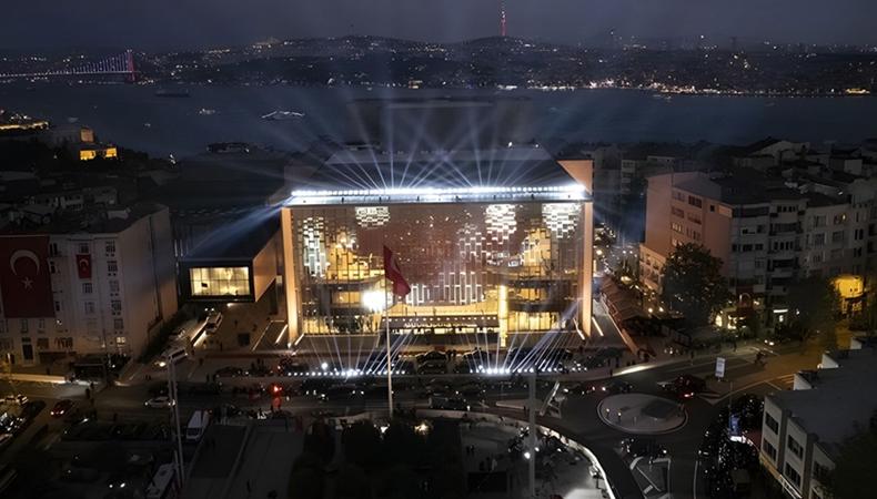 5. İstanbul Dijital Sanat Festivali AKM'de sanatseverlerle buluştu