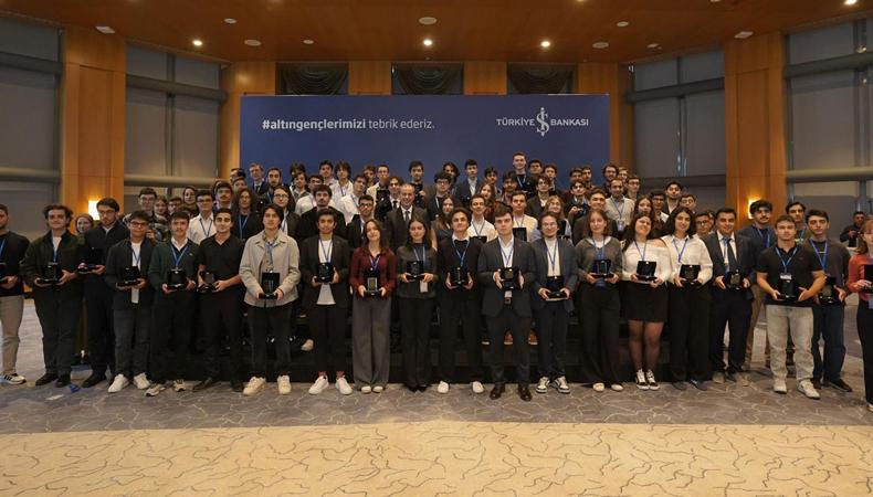 Altın gençler sahneye çıktı