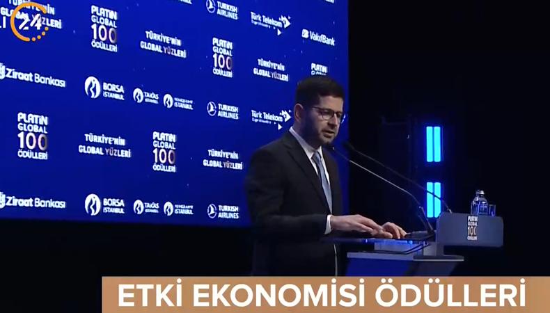 Burak Dağlıoğlu, Platin Global 100 Ödülleri 2025'te açıklamalarda bulunuyor