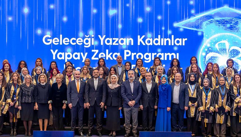 'Geleceği Yazan Kadınlar Yapay Zeka Projesi' mezunlarını verdi