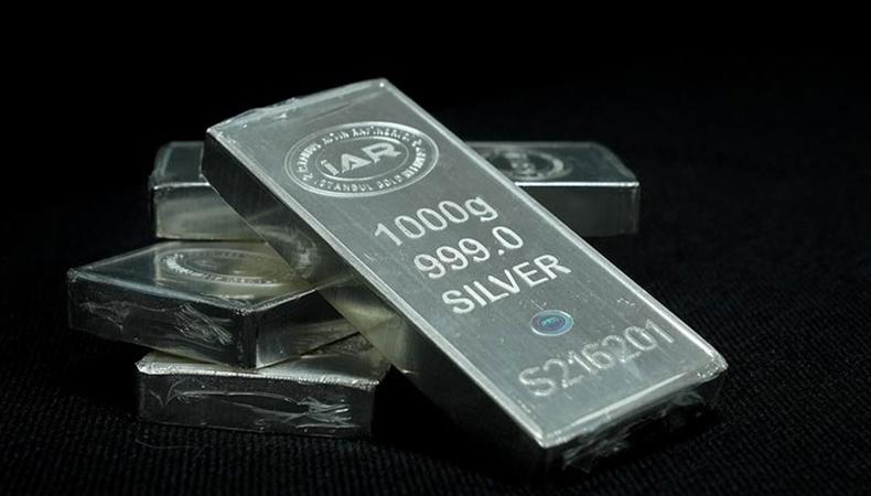 Tarihi zirve sonrası gümüş çakıldı