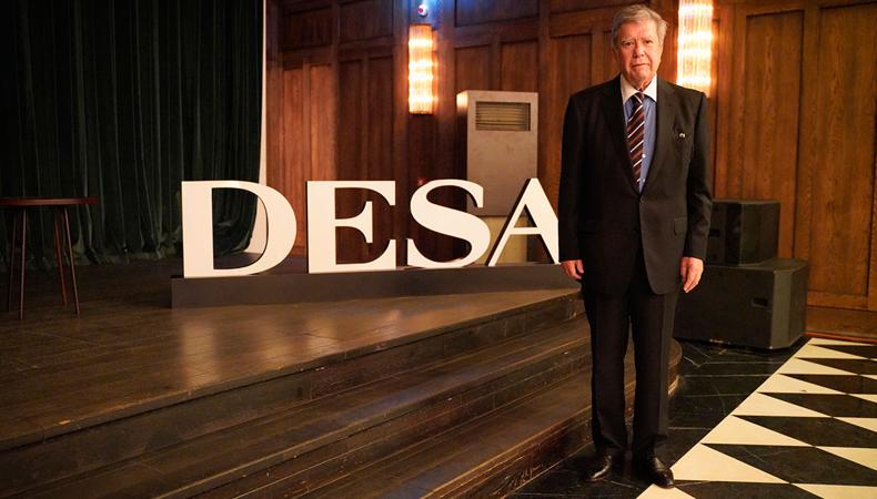 Eminönü'nden İtalya'ya uzanan başarı hikayesini kitabında anlattı