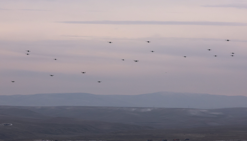 Sürü İHA'lar testte: Böyle geldiler, gerçek mühimmatla vurdular