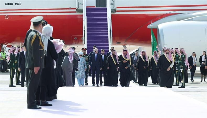 Cumhurbaşkanı Erdoğan, Suudi Arabistan'da: Ticaret için kritik temaslar