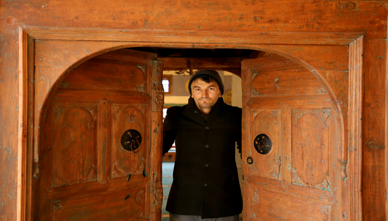 Bu köyde kışın sadece 3 aile yaşıyor, yazın binlerce kişi görmeye geliyor