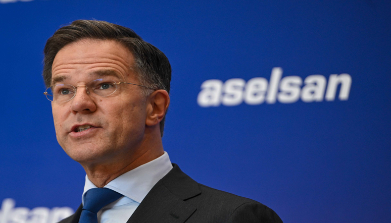 ASELSAN'ı ziyaret etti: 'Türkiye'nin yaptıklarından çok şey öğrenebiliriz'