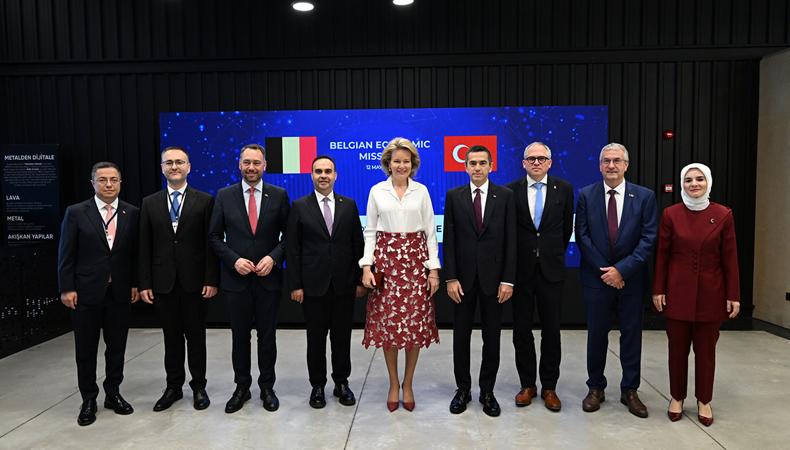 Belçika Kraliçesi Mathilde MEXT Teknoloji Merkezi'ni ziyaret etti