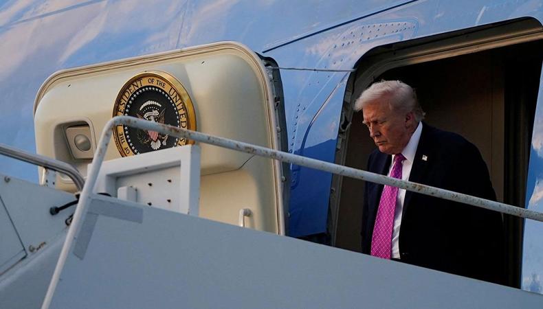 Trump'ın Çin ziyaretindeki sır yolcu: Listede yoktu, uçakta ortaya çıktı