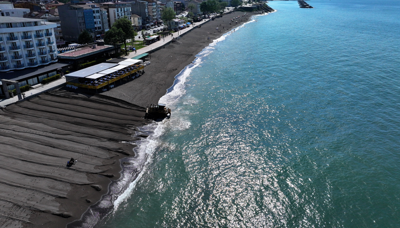 3 mavi bayraklı plajı olan Karadeniz ilçesinde sezon hazırlığı sürüyor