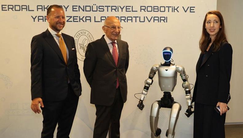 Erdal Aksoy Endüstriyel Robotik ve Yapay Zeka Laboratuvarı açıldı