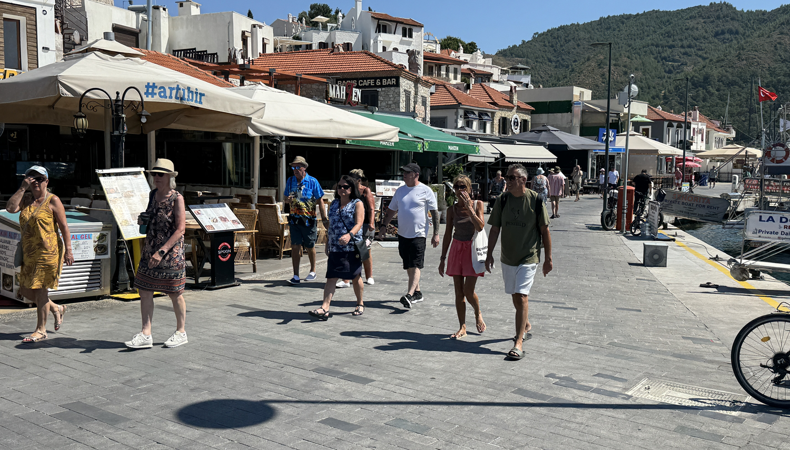 Turistlerle Marmaris ve Bodrum'a geldiler