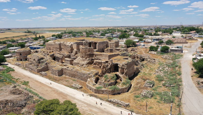 Yeni izler bulundu, kale sarayının adı değişiyor