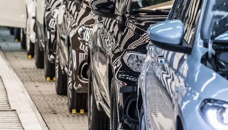 Otomotiv sektörü yılın ilk yarısında daraldı: Yılın ikinci yarısından neler bekleniyor?
