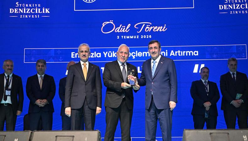 Yük elleçlemesinde zirveye çıkan liman ödülünü aldı