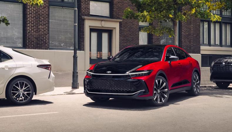 Toyota yeni modelini tanıttı: İşte fiyatı ve özellikleri