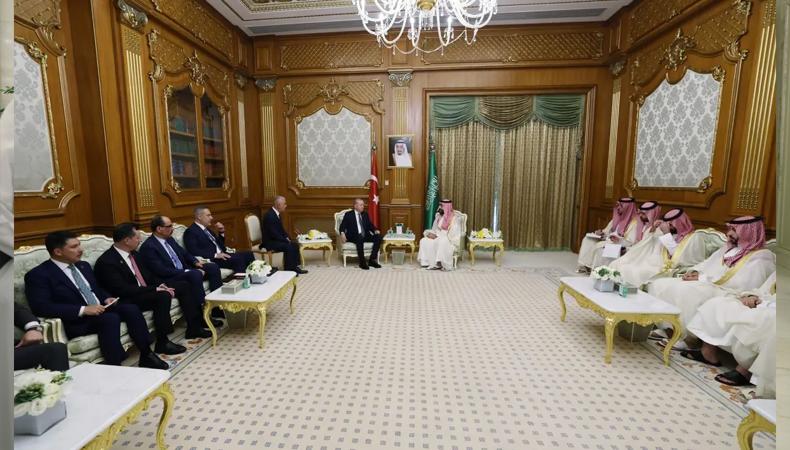 Türkiye, Suudi Arabistan ve Pakistan üçlü savunma anlaşması imzaladı