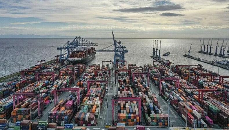 8 ayda 18.8 milyar dolar ihracata imza attı