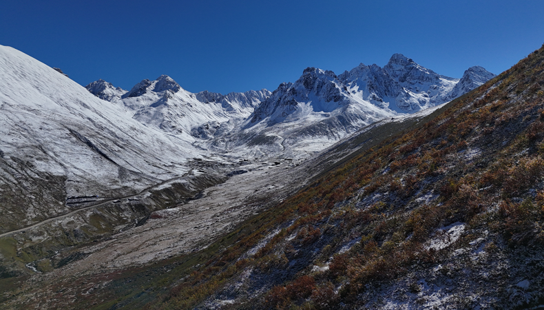 Karadeniz'in en yüksek dağına yılın ilk karı yağdı