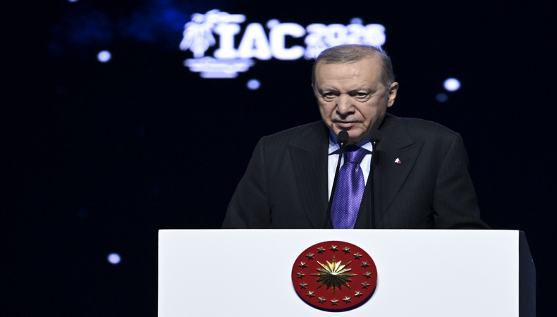 "Türkiye'nin uzay yarışında geri kalmasına asla müsaade etmedik"