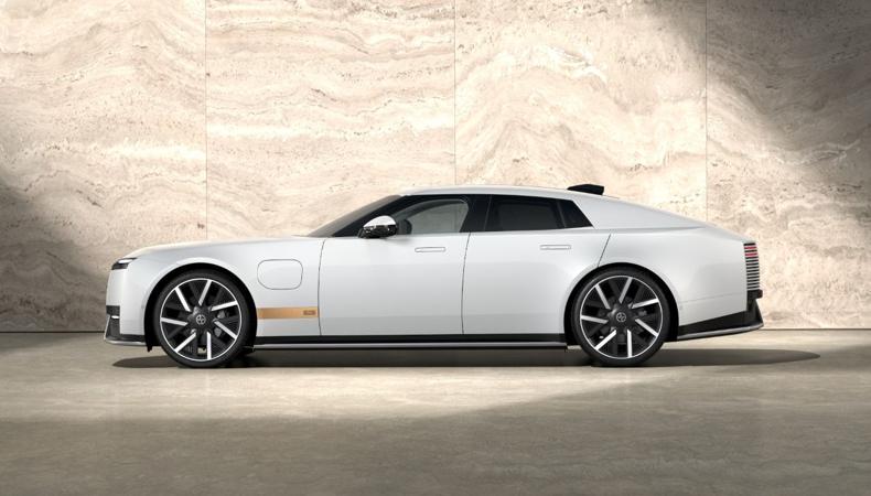 Jaguar Type 01'i tanıttı, fiyatı belli oldu