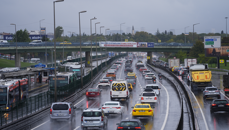 İstanbul'da yarın okullar tatil edildi l 15 Ekim