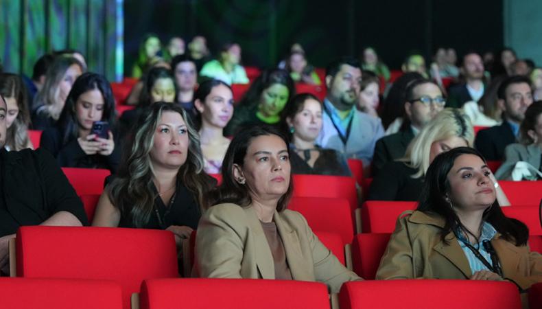 Meetup Istanbul 2026, pazarlama ve iş dünyasını 'Beyond Control' temasıyla buluşturdu
