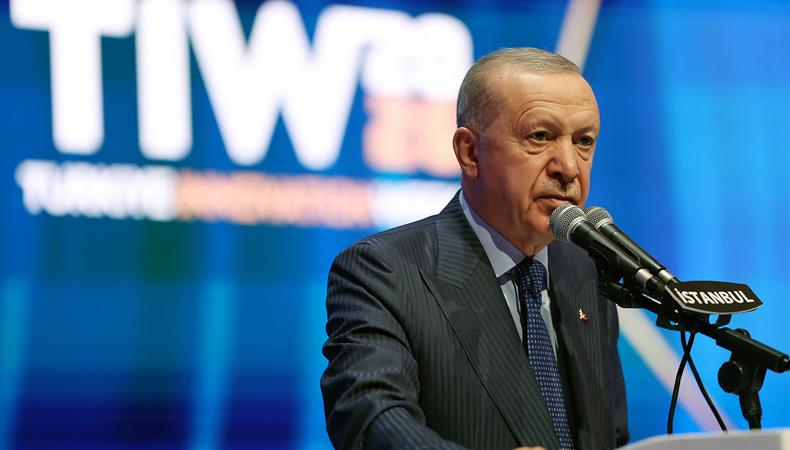 Cumhurbaşkanı Erdoğan: Türkiye için ileri teknolojiye yatırım yapmak mecburiyettir