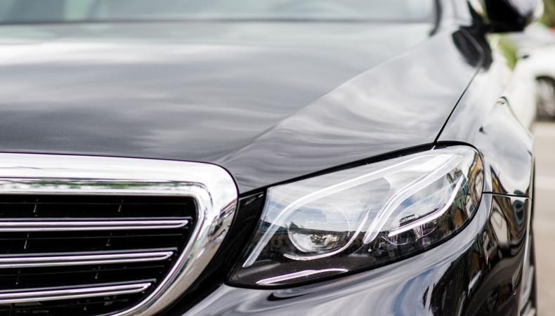 Mercedes-Benz kar hedeflerini düşürdü