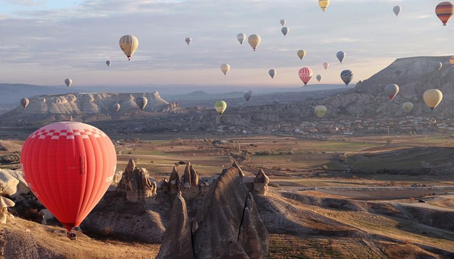 Sıcak hava balonunda turist rekoru kırıldı